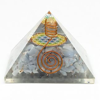 Orgonita Pirámide Angelita con Flor de la Vida y Espiral 9x9 cm.